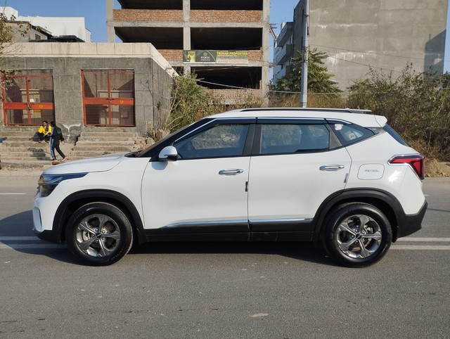 Second-hand 2024 Kia Seltos HTK Plus IVT for sale in New Delhi-3