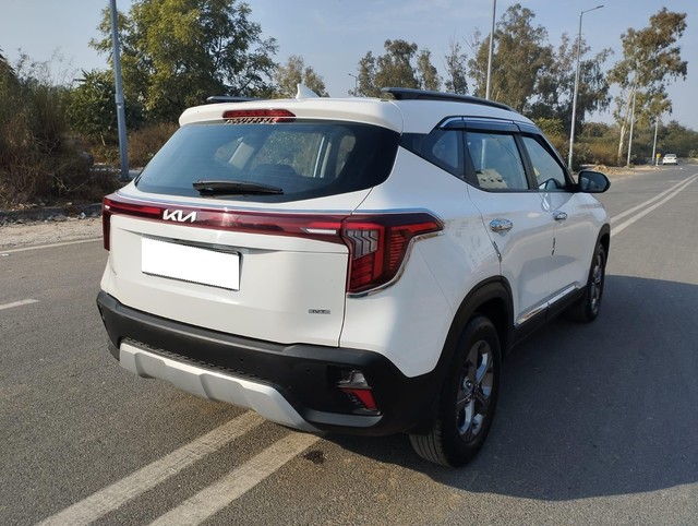 Second-hand 2024 Kia Seltos HTK Plus IVT for sale in New Delhi-9