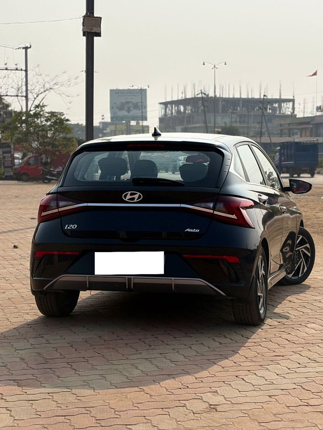 Second-hand 2024 Hyundai i20 Asta for sale in Bhubaneswar-4