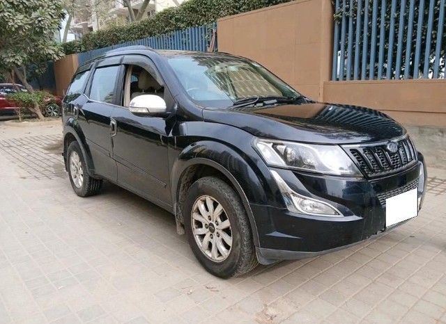 Second-hand 2016 Mahindra XUV500 R W10 FWD for sale in Gurgaon-4