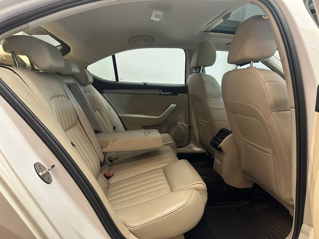 Second-hand 2018 Skoda Superb Style 1.8 TSI AT for sale in Mumbai-9