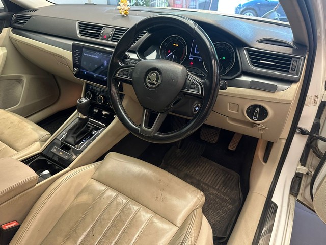 Second-hand 2018 Skoda Superb Style 1.8 TSI AT for sale in Mumbai-11