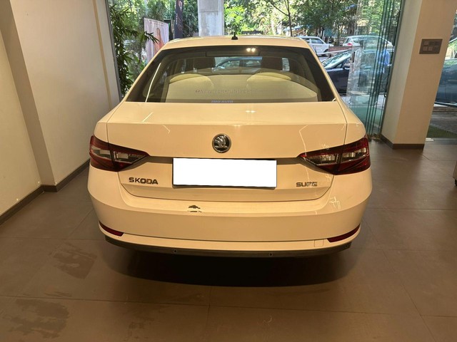 Second-hand 2018 Skoda Superb Style 1.8 TSI AT for sale in Mumbai-2