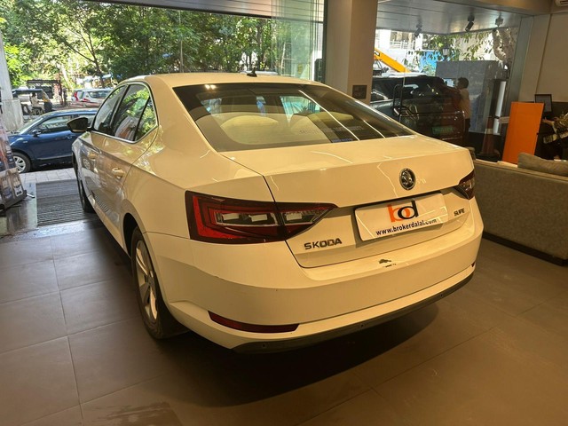 Second-hand 2018 Skoda Superb Style 1.8 TSI AT for sale in Mumbai-4