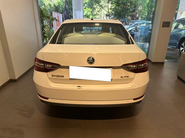 Second-hand 2018 Skoda Superb Style 1.8 TSI AT for sale in Mumbai-7