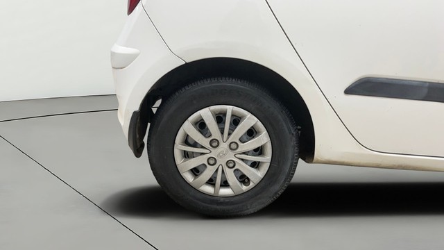 Second-hand 2015 Hyundai i10 Sportz 1.1L for sale in Greater Noida-24