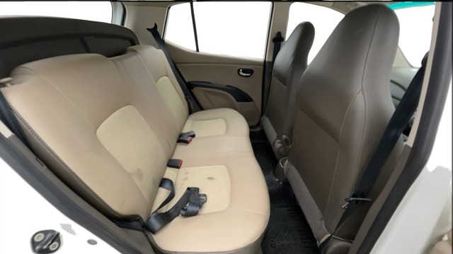 Second-hand 2015 Hyundai i10 Sportz 1.1L for sale in Greater Noida-16