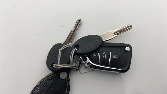 Second-hand 2015 Hyundai i10 Sportz 1.1L for sale in Greater Noida-21