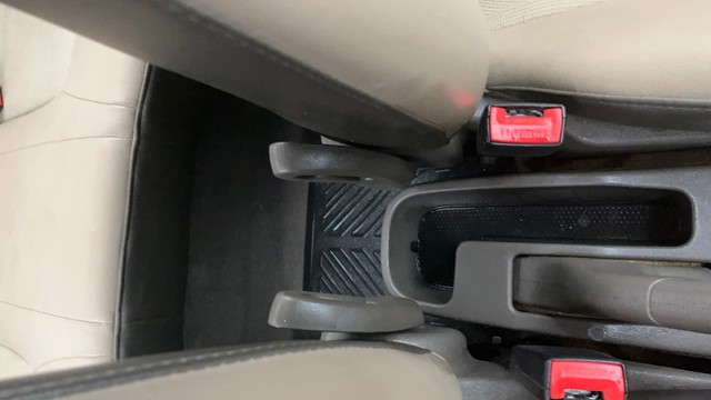 Second-hand 2015 Hyundai i10 Sportz 1.1L for sale in Greater Noida-18