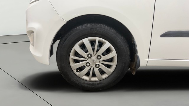 Second-hand 2015 Hyundai i10 Sportz 1.1L for sale in Greater Noida-25