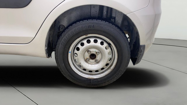 Second-hand 2016 Maruti Swift LXI for sale in Ahmedabad-26