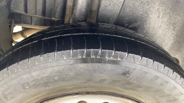 Second-hand 2016 Maruti Swift LXI for sale in Ahmedabad-29