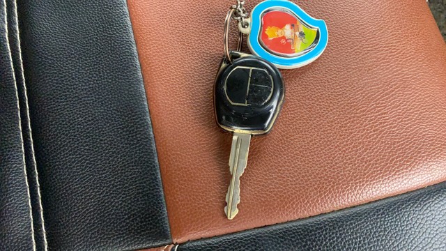 Second-hand 2016 Maruti Swift LXI for sale in Ahmedabad-21