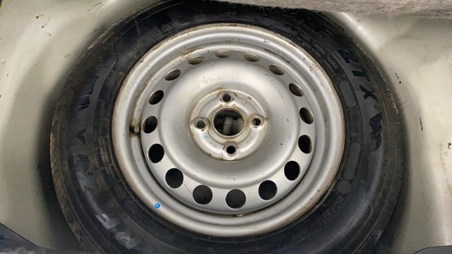 Second-hand 2016 Maruti Swift LXI for sale in Ahmedabad-27