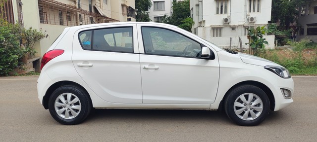 Hyundai i20 new Sportz AT 1.4 Second-hand 2013 Hyundai i20 new Sportz AT 1.4 for sale in Bangalore-1