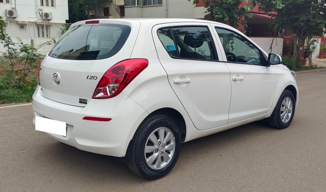 Hyundai i20 new Sportz AT 1.4 Second-hand 2013 Hyundai i20 new Sportz AT 1.4 for sale in Bangalore-2
