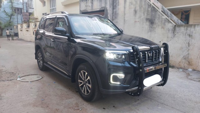 Second-hand 2024 Mahindra Scorpio N Z8 Diesel AT for sale in Hyderabad-16