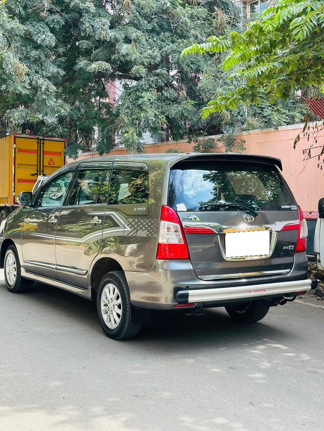 Second-hand 2013 Toyota Innova 2.5 Z Diesel 7 Seater BS IV for sale in Bangalore-5