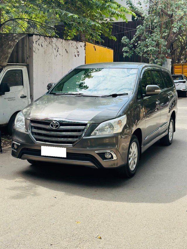 Second-hand 2013 Toyota Innova 2.5 Z Diesel 7 Seater BS IV for sale in Bangalore-2