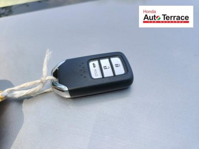 Second-hand 2019 Honda Amaze VX Petrol for sale in Chennai-12