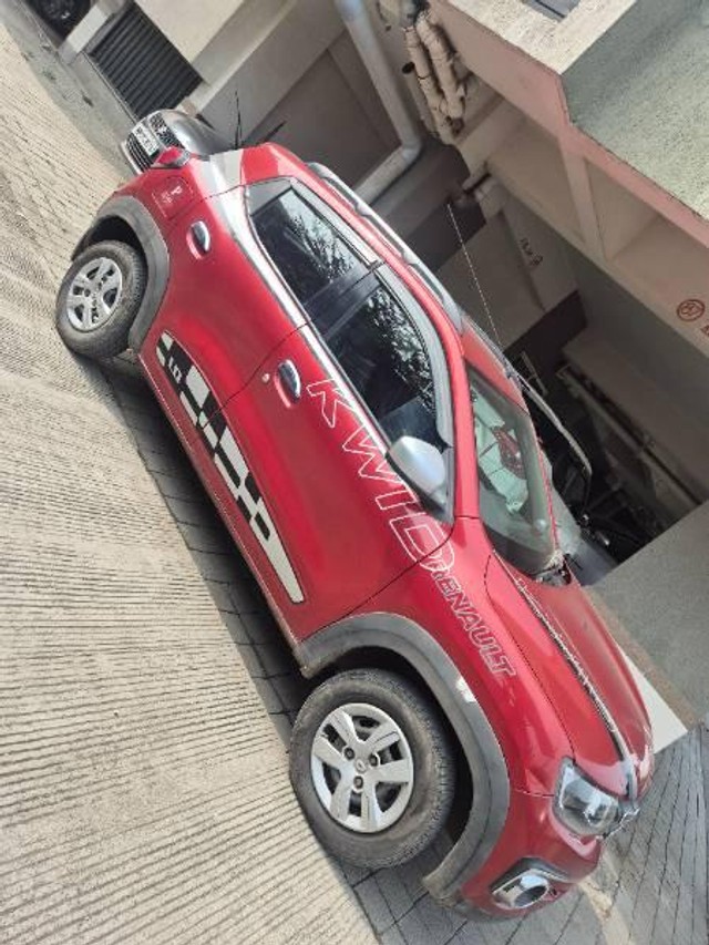 Second-hand 2017 Renault KWID 1.0 RXT for sale in Indore-3