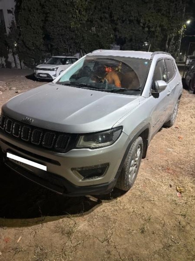 Second-hand 2018 Jeep Compass 2.0 Limited for sale in Ahmedabad-12