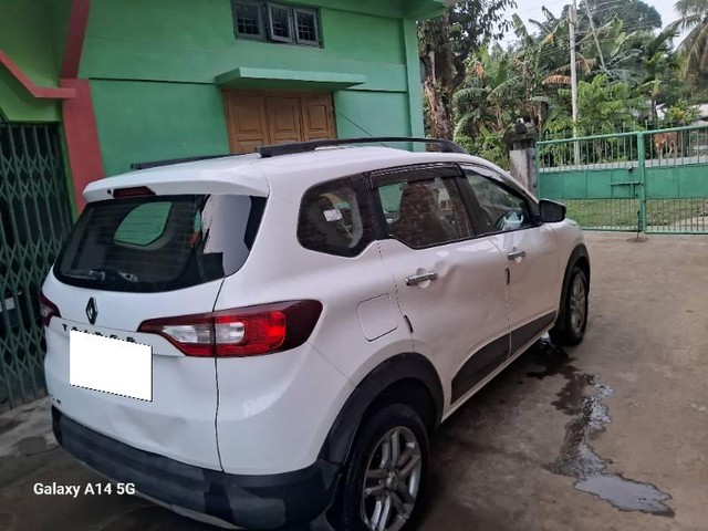 Second-hand 2023 Renault Triber RXZ for sale in Sivasagar-1