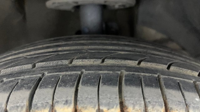 Second-hand 2017 Maruti Suzuki Dzire ZXI for sale in Hyderabad-36