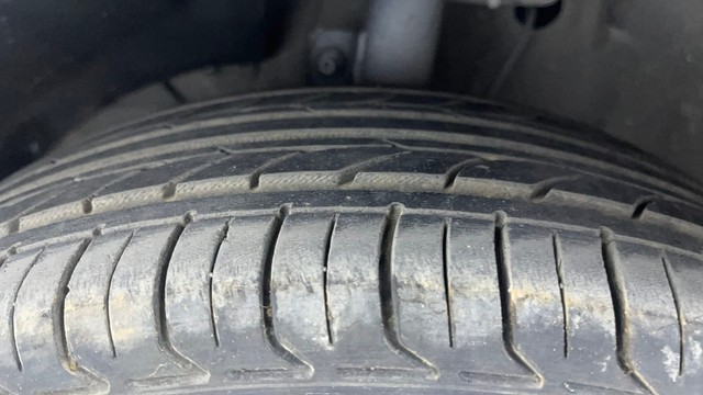 Second-hand 2017 Maruti Suzuki Dzire ZXI for sale in Hyderabad-29