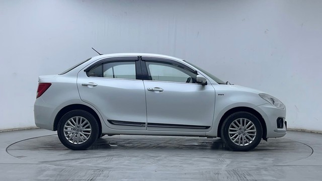 Second-hand 2017 Maruti Suzuki Dzire ZXI for sale in Hyderabad-2