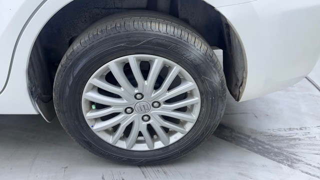 Second-hand 2017 Maruti Suzuki Dzire ZXI for sale in Hyderabad-19