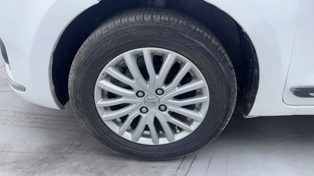 Second-hand 2017 Maruti Suzuki Dzire ZXI for sale in Hyderabad-20