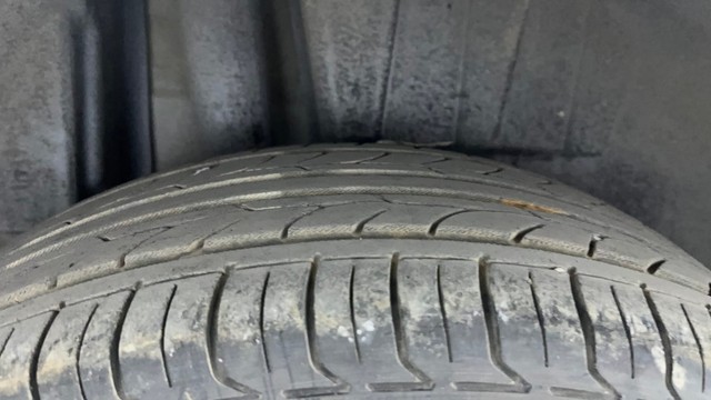 Second-hand 2017 Maruti Suzuki Dzire ZXI for sale in Hyderabad-38