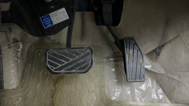 Second-hand 2017 Maruti Suzuki Dzire ZXI for sale in Hyderabad-14