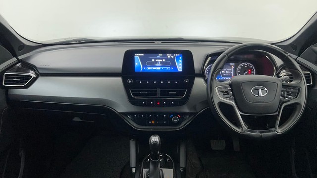 Second-hand 2022 Tata Safari XZA Plus Dark Edition AT for sale in Pune-11