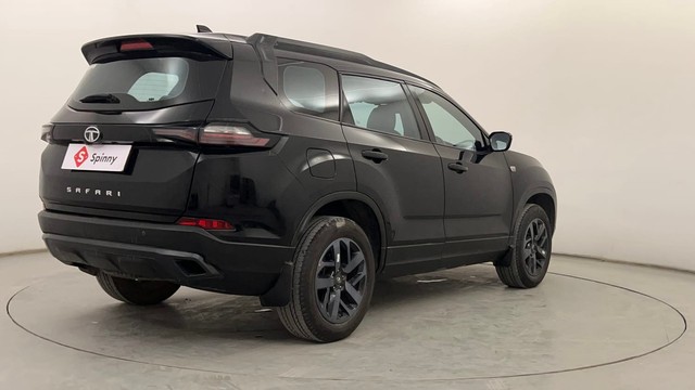 Second-hand 2022 Tata Safari XZA Plus Dark Edition AT for sale in Pune-3