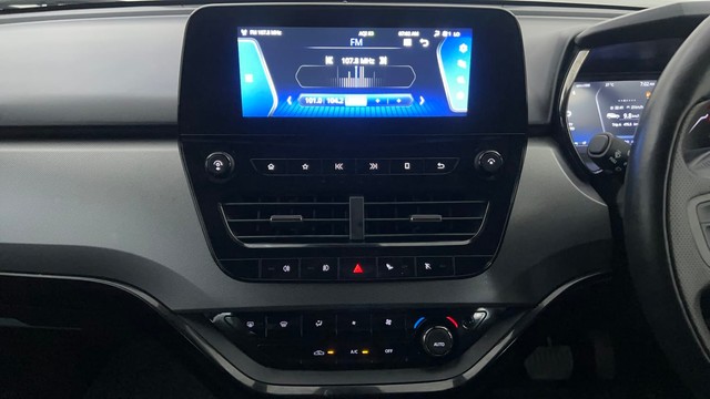 Second-hand 2022 Tata Safari XZA Plus Dark Edition AT for sale in Pune-33