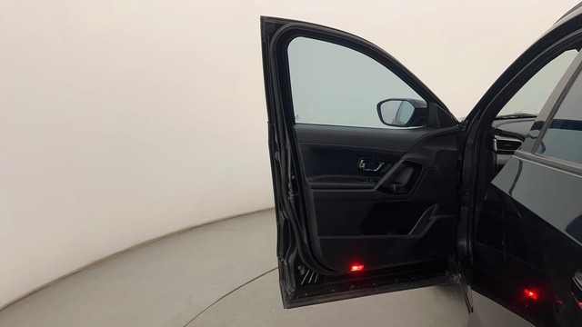 Second-hand 2022 Tata Safari XZA Plus Dark Edition AT for sale in Pune-23