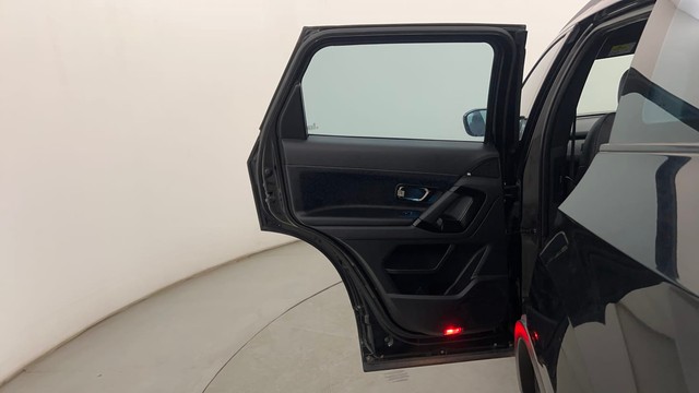 Second-hand 2022 Tata Safari XZA Plus Dark Edition AT for sale in Pune-29
