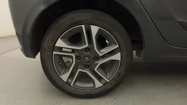 Second-hand 2021 Tata Tiago XZ Plus for sale in Mumbai-18