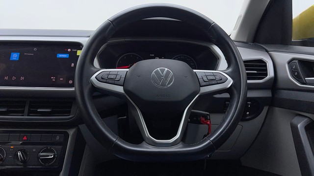 Second-hand 2022 Volkswagen Taigun 1.0 Highline for sale in New Delhi-37