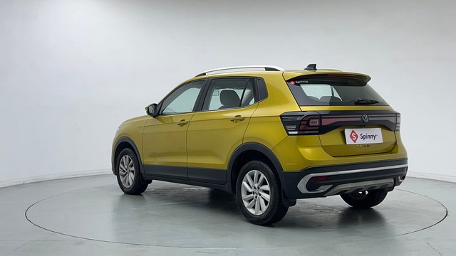 Second-hand 2022 Volkswagen Taigun 1.0 Highline for sale in New Delhi-5