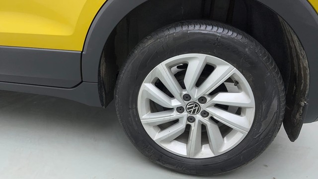 Second-hand 2022 Volkswagen Taigun 1.0 Highline for sale in New Delhi-19