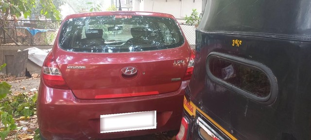 Hyundai i20 1.2 Magna Second-hand 2010 Hyundai i20 1.2 Magna for sale in Mumbai-4