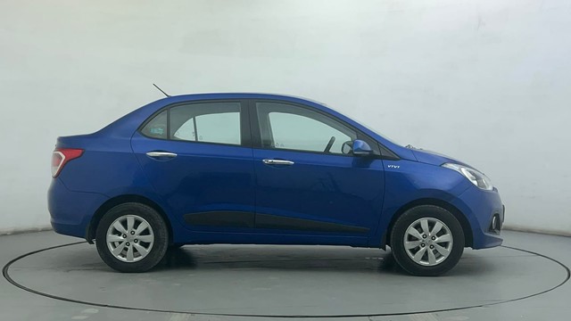 Second-hand 2014 Hyundai Xcent Petrol for sale in Ahmedabad-2