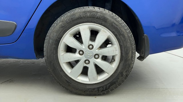 Second-hand 2014 Hyundai Xcent Petrol for sale in Ahmedabad-19