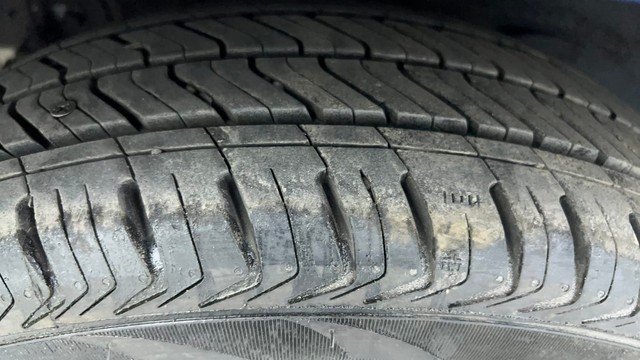 Second-hand 2014 Hyundai Xcent Petrol for sale in Ahmedabad-39