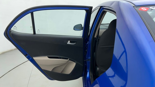 Second-hand 2014 Hyundai Xcent Petrol for sale in Ahmedabad-30