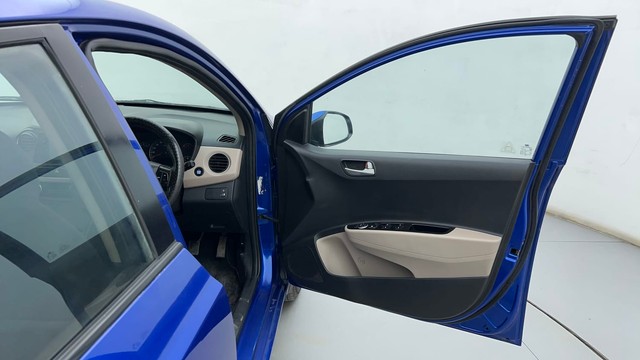 Second-hand 2014 Hyundai Xcent Petrol for sale in Ahmedabad-16