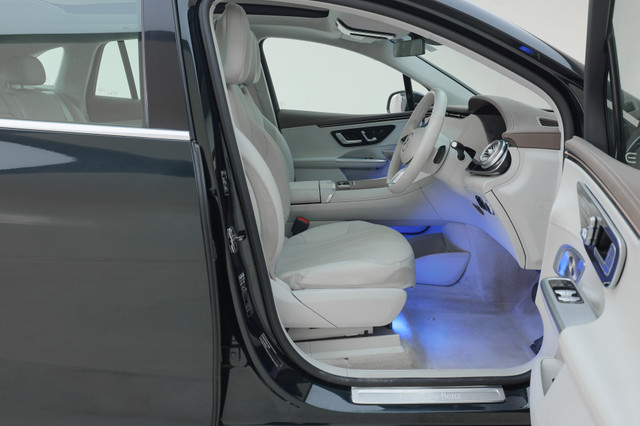 Second-hand 2023 Mercedes-Benz EQE SUV 500 4MATIC for sale in Gurgaon-11